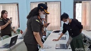 Kejari Kupang Sita 60 Laptop Dugaan Korupsi Pengadaan di Poltekkes