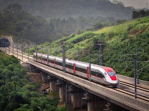 West Java Traincation: Liburan Seru Menikmati Jalur Ikonik Jawa Barat