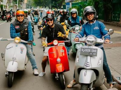 Gathering Vespa Vol. 1, Beragam Komunitas Vespa Riding Bareng!