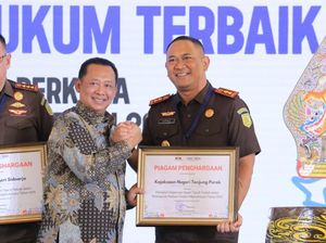 Hari Anti Korupsi Sedunia, KPK Berikan Penghargaan Kejari Tanjung Perak