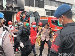 Cerita Kapolsek Selamatkan Korban Kebakaran Terra Drone hingga Terluka