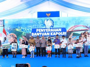 Polri Serahkan Bantuan Pendidikan untuk 10 Anak Korban KKB di Papua
