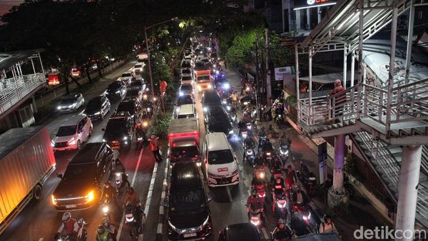 Potret Kemacetan Parah Imbas Kebakaran di Jakpus