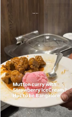 Pria Ini Ngambil Es Krim Stroberi Campur Kari Domba, Gimana Rasanya?+