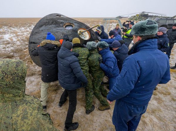 Soyuz Bawa Pulang Tiga Awak ISS Setelah 245 Hari Mengorbit Bumi