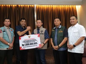 Temui Gubernur Aceh, Walkot Pekanbaru Serahkan Bantuan Kemanusiaan Rp 1,5 M