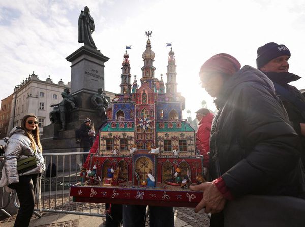 Tradisi Berusia 83 Tahun, Szopka Krakow Tampilkan Diorama Natal Penuh Warna