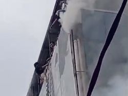 Video Dramatis Karyawan Terra Drone Evakuasi Diri Saat Terjebak Kebakaran