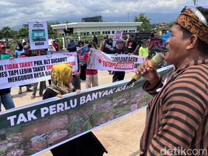 Warga Banyumas Desak Tambang Granit di Bukit Jenar Ditutup Total