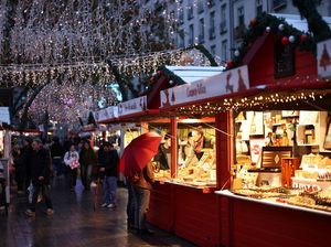 Dingin Menyergap, Pengunjung Nikmati Kemeriahan Natal Nantes