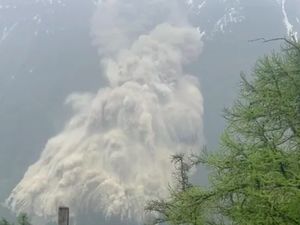 Desa di Swiss Lenyap Diterjang Gletser, Warga Selamat Gegara Ini