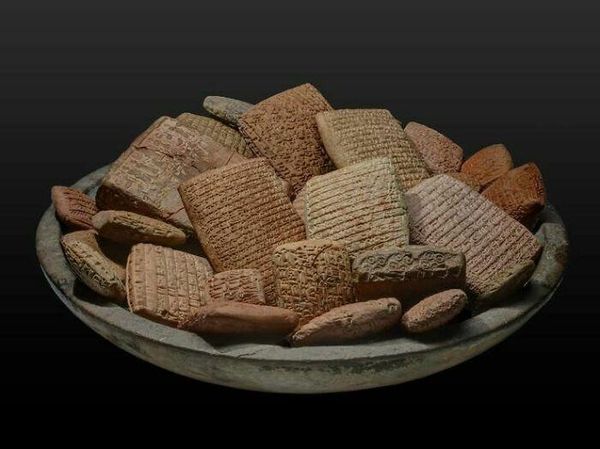Jangan Scroll Saat Lapar! 11 Benda Ini Menyamar Jadi Makanan Lezat