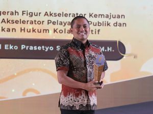 Kapolresta Bogor Kota Dianugerahi Tokoh Akselerator Pelayanan Publik