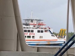 Lagi-lagi Kapal Penyeberangan Kayangan-Poto Tano Mati Mesin di Tengah Laut