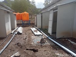 Huntara Penyintas Erupsi Lewotobi Rusak Berat gegara Banjir dan Tanah Numpang