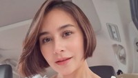 Penampilan Baru Prilly Latuconsina Dengan Rambut Bob Pendek, Cantik Memukau