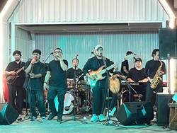 Seniman Musik Aceh Ikut Ngamen Kemanusiaan Bantu Korban Banjir Bandang