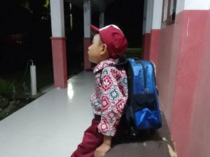Viral Siswa SD di Sigi ke Sekolah Jam 3 Dini Hari karena Takut Terlambat