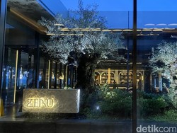 ZERU Sky Terrace Padma Hotel Semarang, Sensasi Makan Mewah Berbalut Sunset