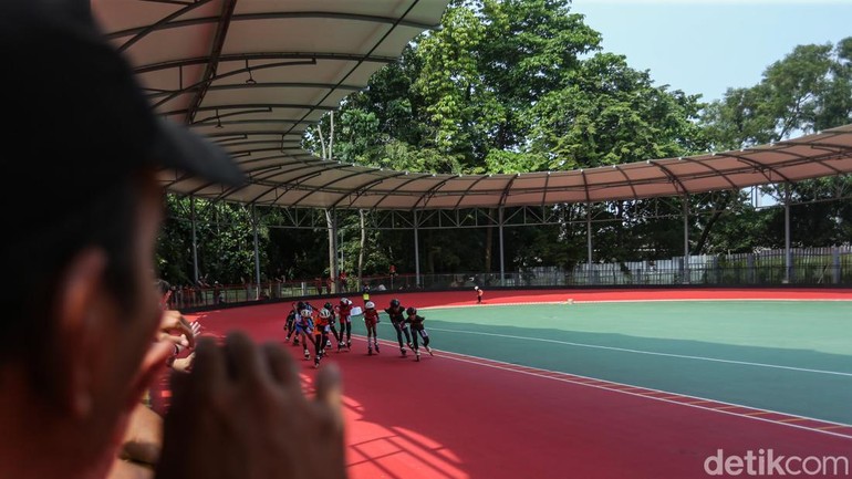 Para orang tua juga hadir untuk memberikan support kepada anak-anak yang bertanding.