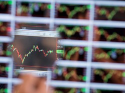 IHSG Menguat, CDIA Hadirkan Kapal Baru dan JTPE Siapkan Buyback