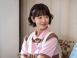 Transformasi Park Shin Hye Jalani Kehidupan Ganda di Undercover Miss Hong