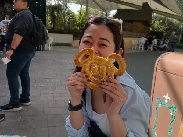 Keseruan Gisela Cindy Makan Pasta hingga Ngemil Kentang Goreng