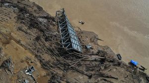 Jembatan Lubuk Sidup Masih Putus Pascabanjir, Akses Warga Aceh Tamiang Terganggu