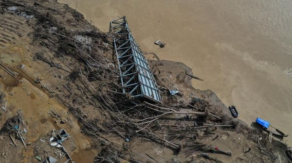 Jembatan Lubuk Sidup Masih Putus Pascabanjir, Akses Warga Aceh Tamiang Terganggu