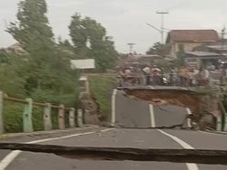 Jembatan Muara Dua di Prabumulih Ambruk, Akses Warga Terganggu