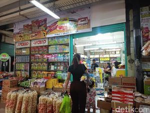 Penjualan Kue Kering di Pasar Atom Masih Lesu Jelang Nataru