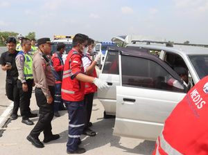 4 Orang Ditemukan Tewas dalam Mobil di Tol Tegal