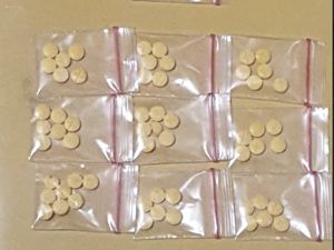 Polisi Tangkap 2 Pria Jual Obat Keras di Toko Kosmetik Ciputat Tangsel