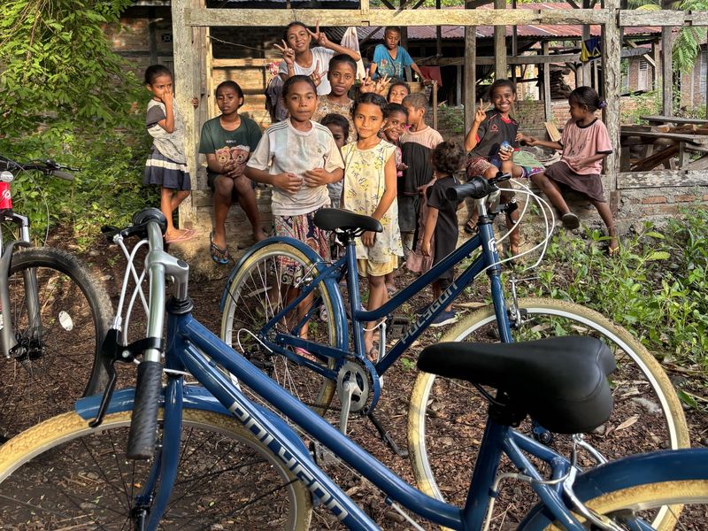 Polygon Bikes Salurkan Sepeda di Alor, NTT