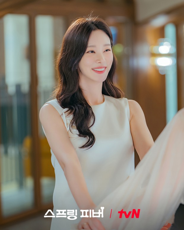 Potret Lee Joo Bin dalam drama 'Spring Fever'/ Foto: instagram.com/tvndrama Spring Fever merupakan drama adaptasi dari webtoon populer. Lee Joo Bin akan menghidupkan karakter utama Yoon Bom yang memiliki kecantikan berseri di tengah kepribadiannya yang menarik.