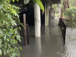 Rumah Nempel TPA Cipeucang Kebanjiran!