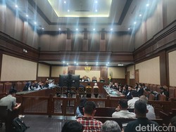 Jaksa Protes Pihak Terdakwa Kasus Minyak Mentah Cecar Saksi soal Profit