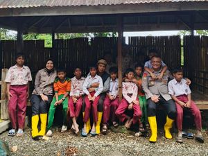 Misi Tim Trauma Healing Polda Riau Kembalikan Keceriaan Anak-anak di Agam