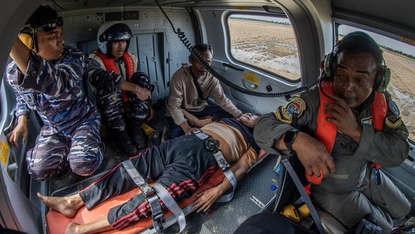 TNI AL Bantu Evakuasi Darurat Warga Terisolasi di Aceh Tamiang