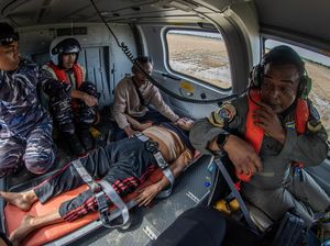 TNI AL Bantu Evakuasi Darurat Warga Terisolasi di Aceh Tamiang