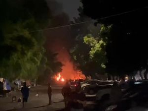 Matel Tewas Dikeroyok di Jaksel Berujung Bentrok, Warung-Motor Dibakar