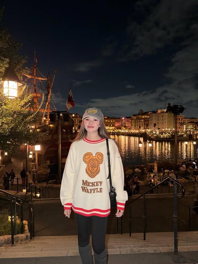 5 Potret Outfit Ummi Quary saat Liburan di Jepang