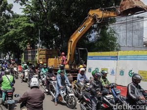 Ada Galian di Bintaro Jaksel, Lalin Macet
