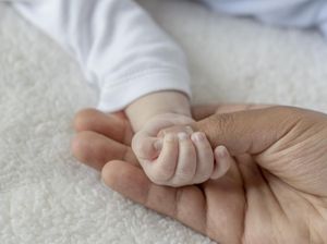 Bayi Meninggal Dicekoki Nenek Telur Mentah, Ikatan Dokter Anak Buka Suara
