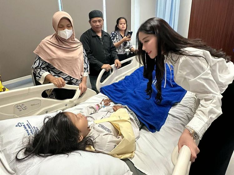 Bebizie Sambangi Korban Tabrak MBG, Desak Jaminan Pelayanan Terbaik