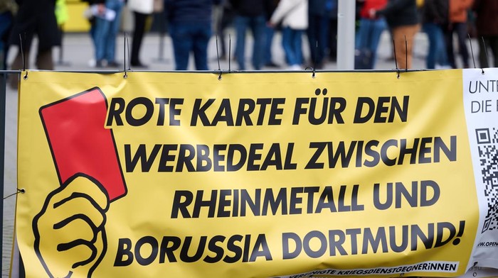 CEO Baru Dortmund Tetap Dukung Sponsor Terafiliasi Israel meski Dikecam