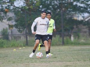 Tiga Pemain Persela Pamit Mundur Jelang Laga Bergulir