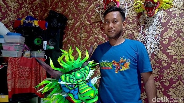 Mengenal Sosok Fathir Pembuat Layangan Naga yang Mendunia