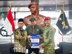 Menkop Dorong Kerja Sama Koperasi Baret Merah dengan KDKMP