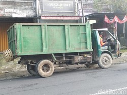 Viral Truk Sampah Tanpa Pintu di Tabanan, DLH Buka Suara